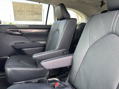 2026 Toyota Highlander Hybrid Hybrid Platinum