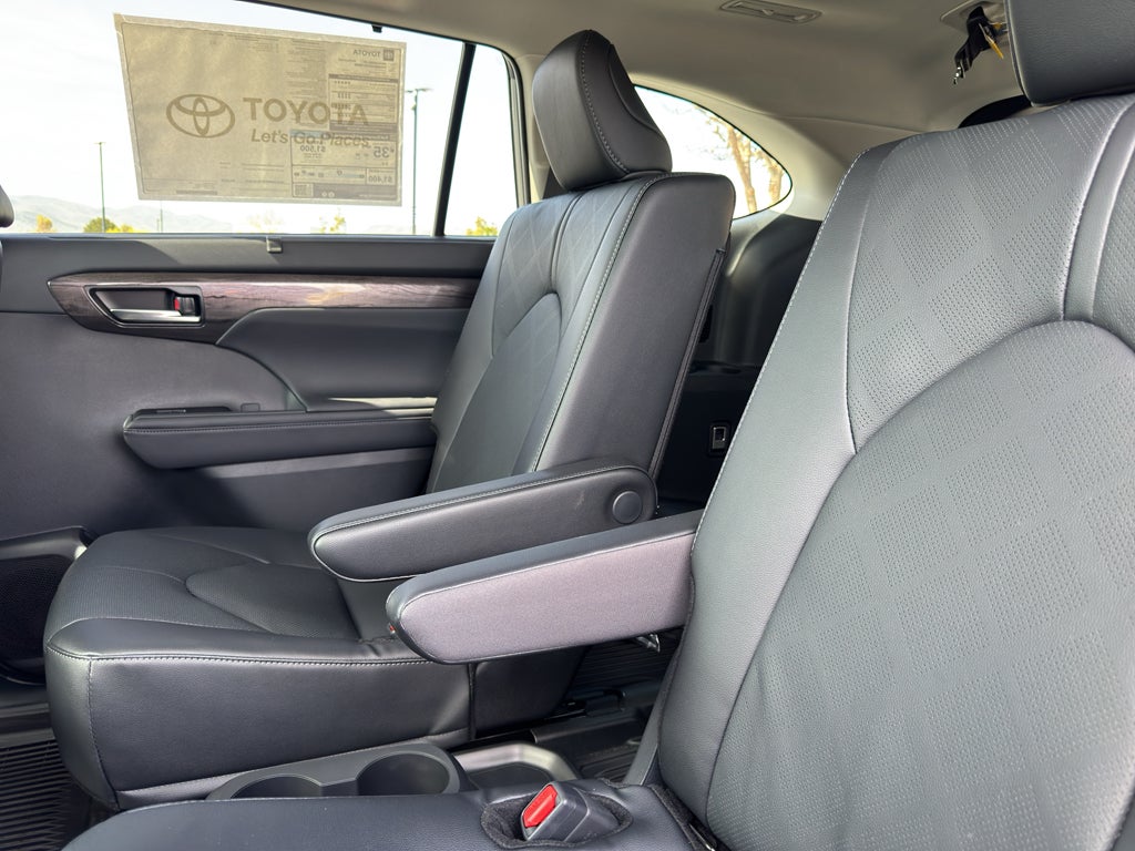 2026 Toyota Highlander Hybrid Hybrid Platinum