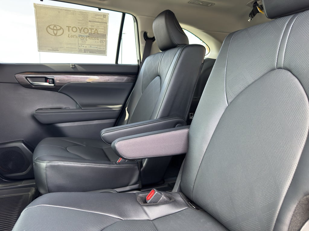 2026 Toyota Highlander Hybrid Hybrid Platinum