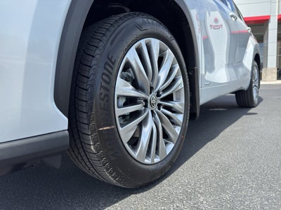 2026 Toyota Highlander Hybrid Hybrid Platinum