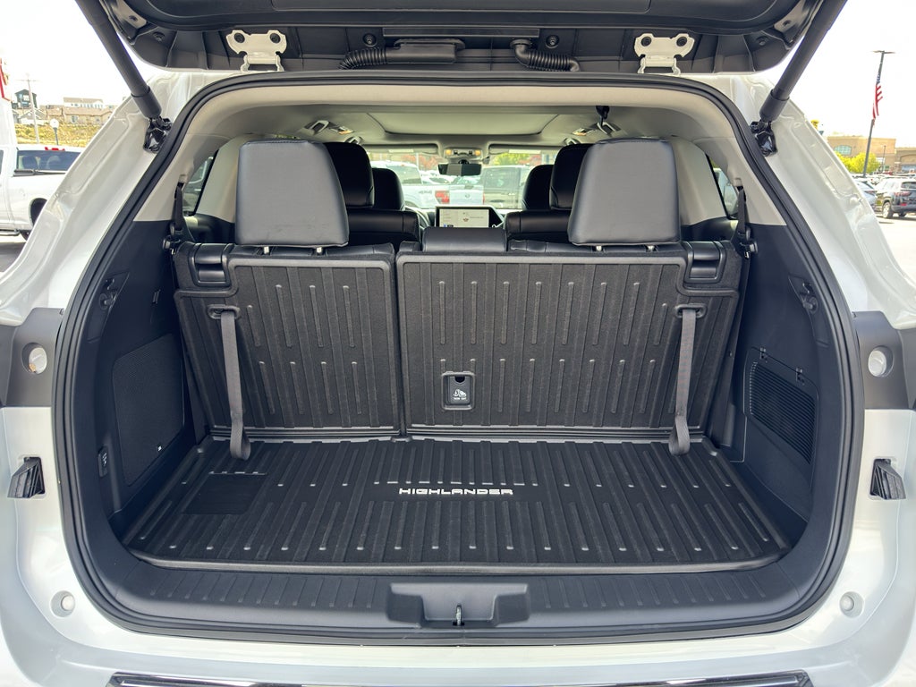 2026 Toyota Highlander Hybrid Hybrid Platinum