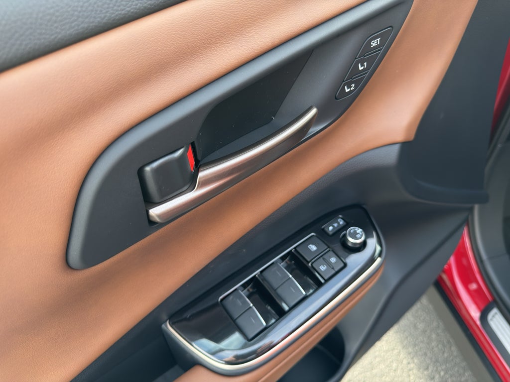 2026 Toyota Toyota Crown Signia Limited