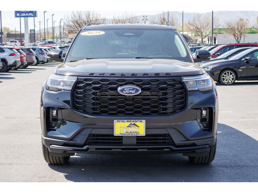 2025 Ford Explorer ST-Line