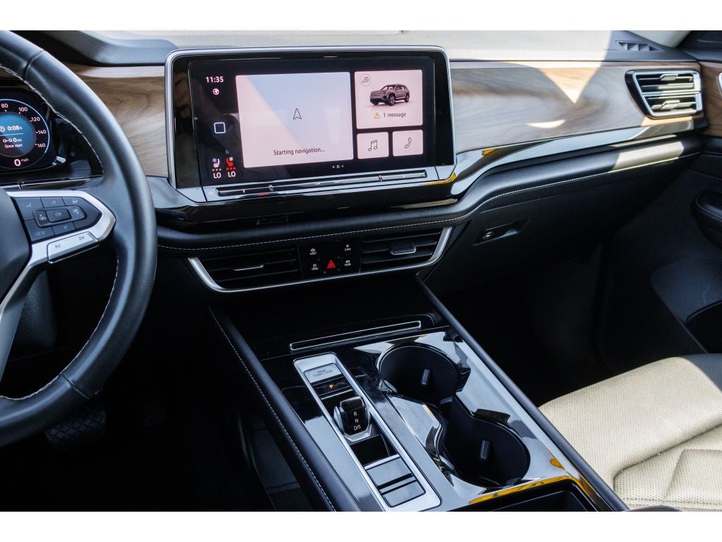 2025 Volkswagen Atlas 2.0T SE w/Technology
