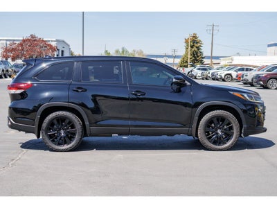 2019 Toyota Highlander SE