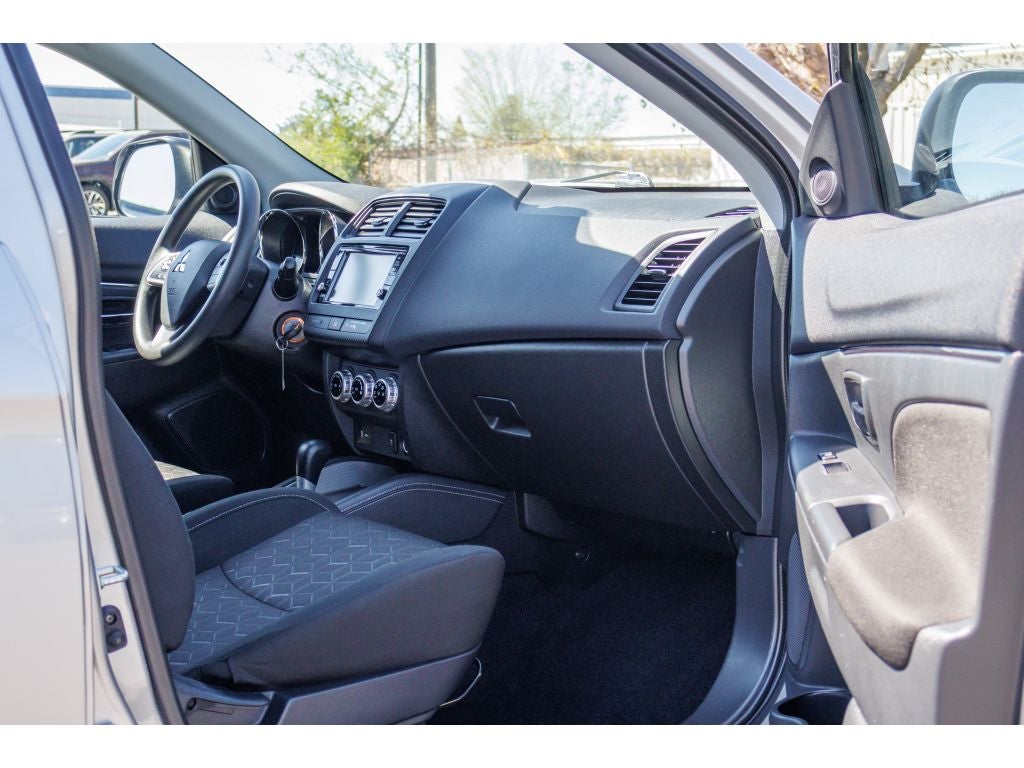 2025 Mitsubishi Outlander Sport ES