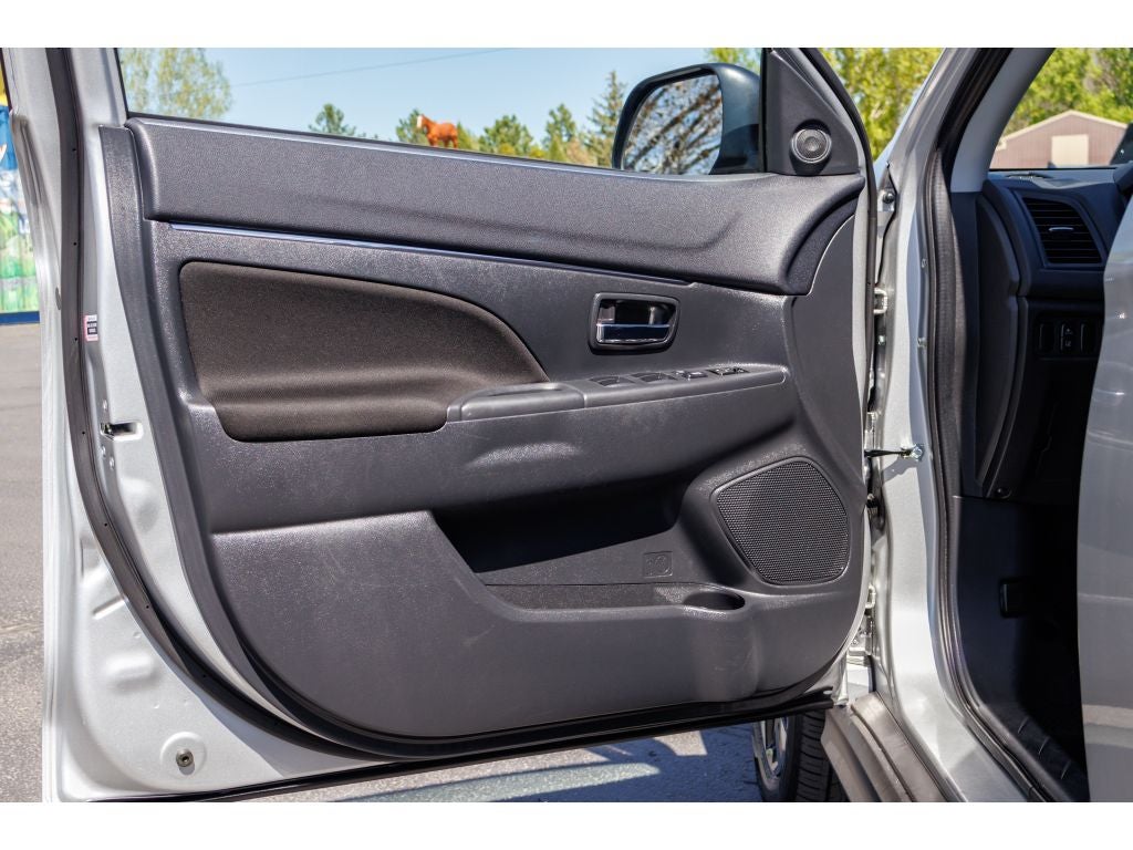2025 Mitsubishi Outlander Sport ES