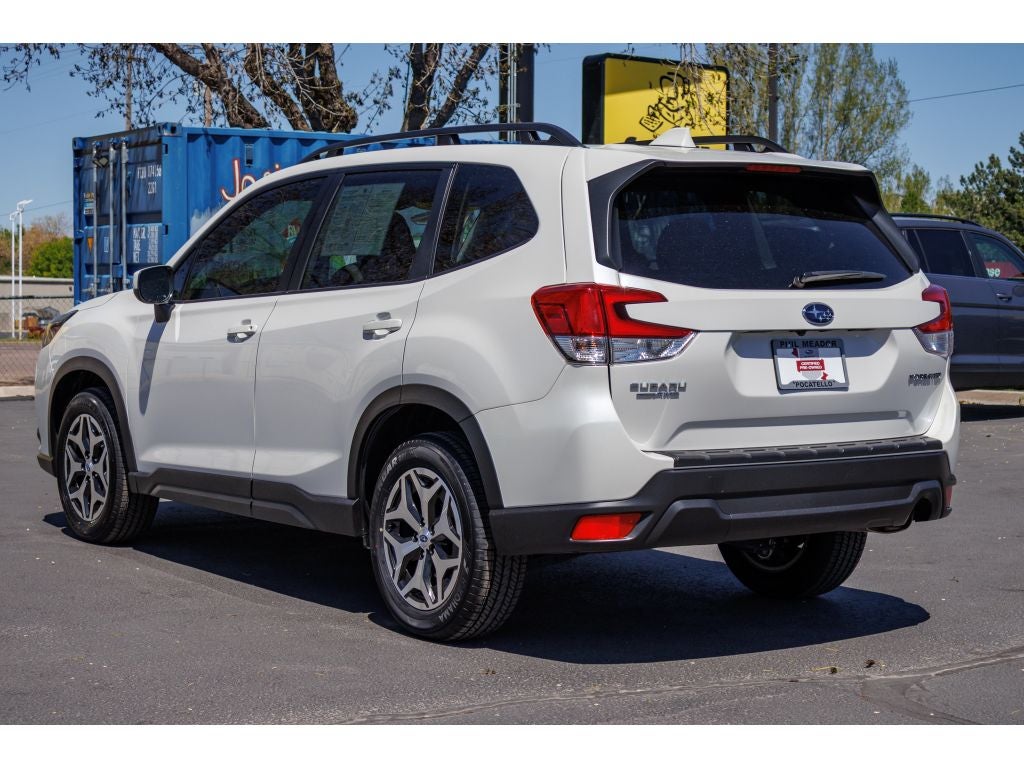 2022 Subaru Forester Premium