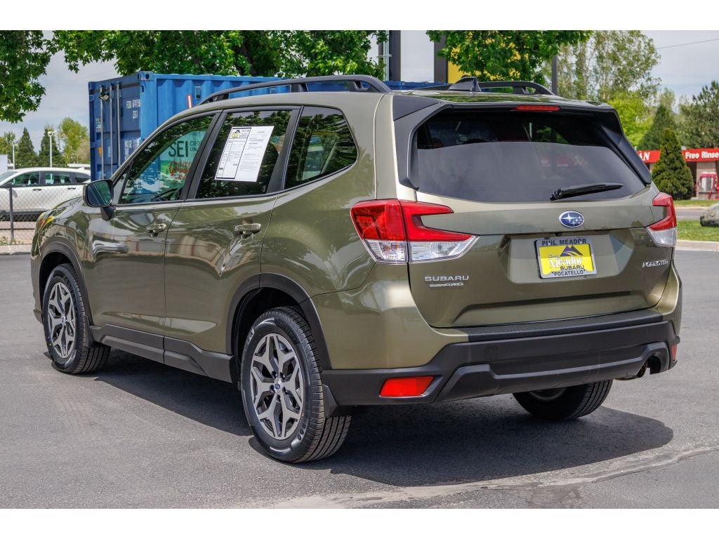 2024 Subaru Forester Premium