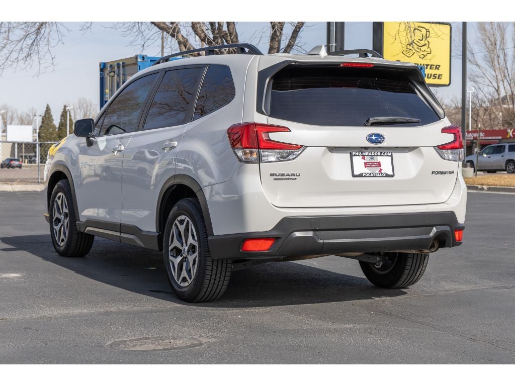 2023 Subaru Forester Premium