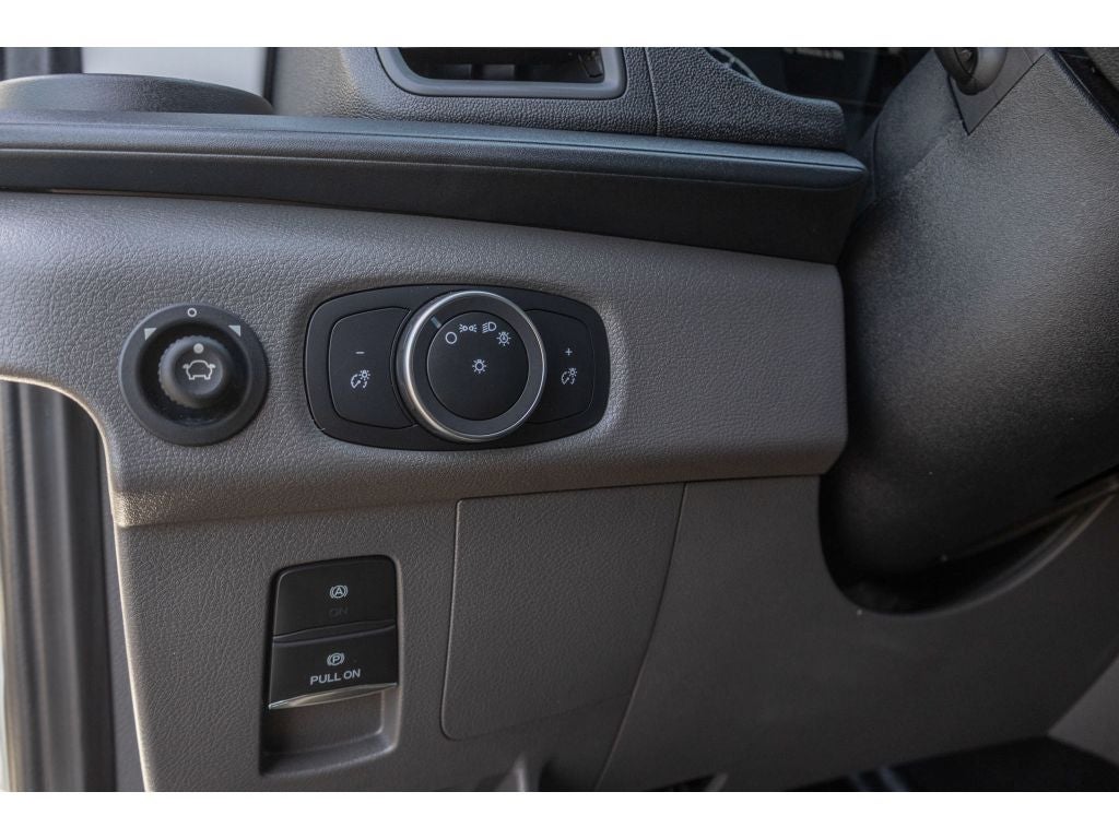 2025 Ford Transit Wagon XL