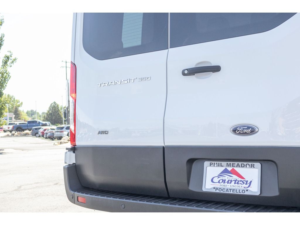 2025 Ford Transit Wagon XL