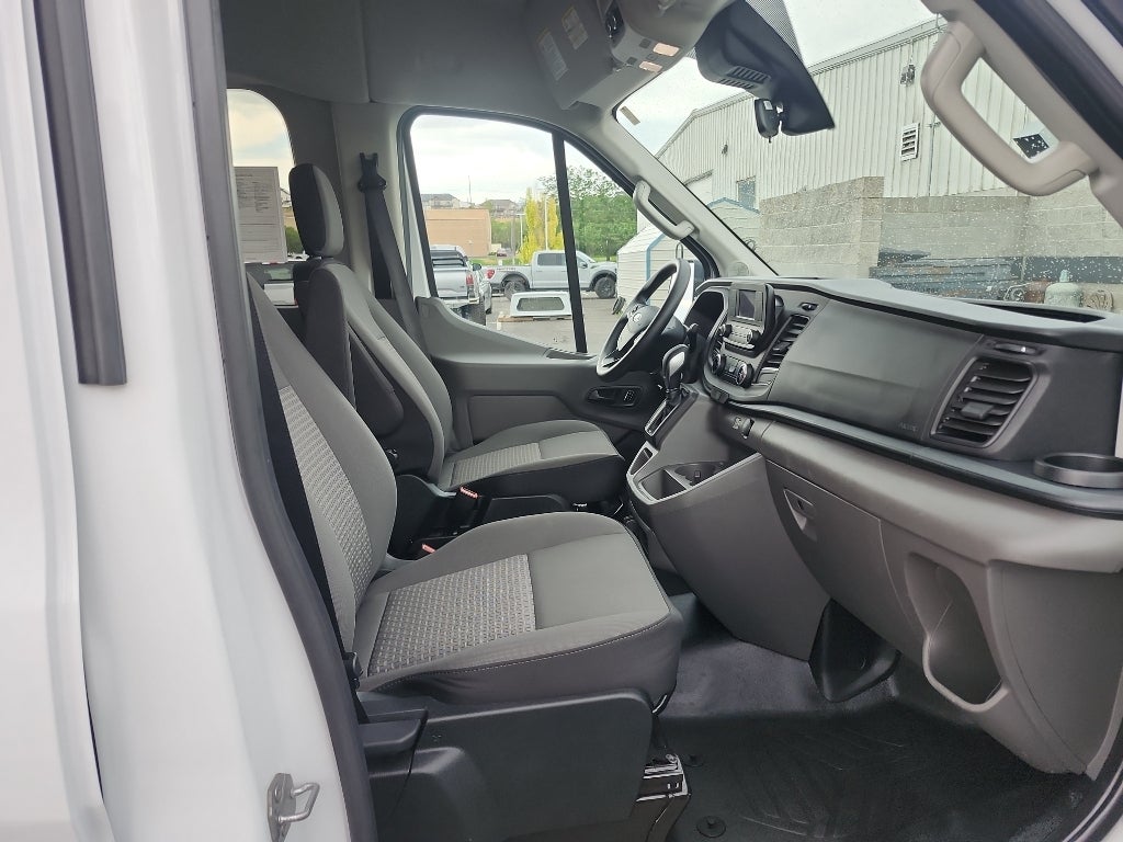 2025 Ford Transit Wagon XL
