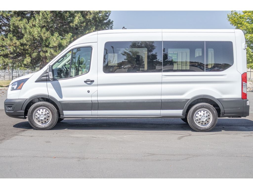 2025 Ford Transit Wagon XL