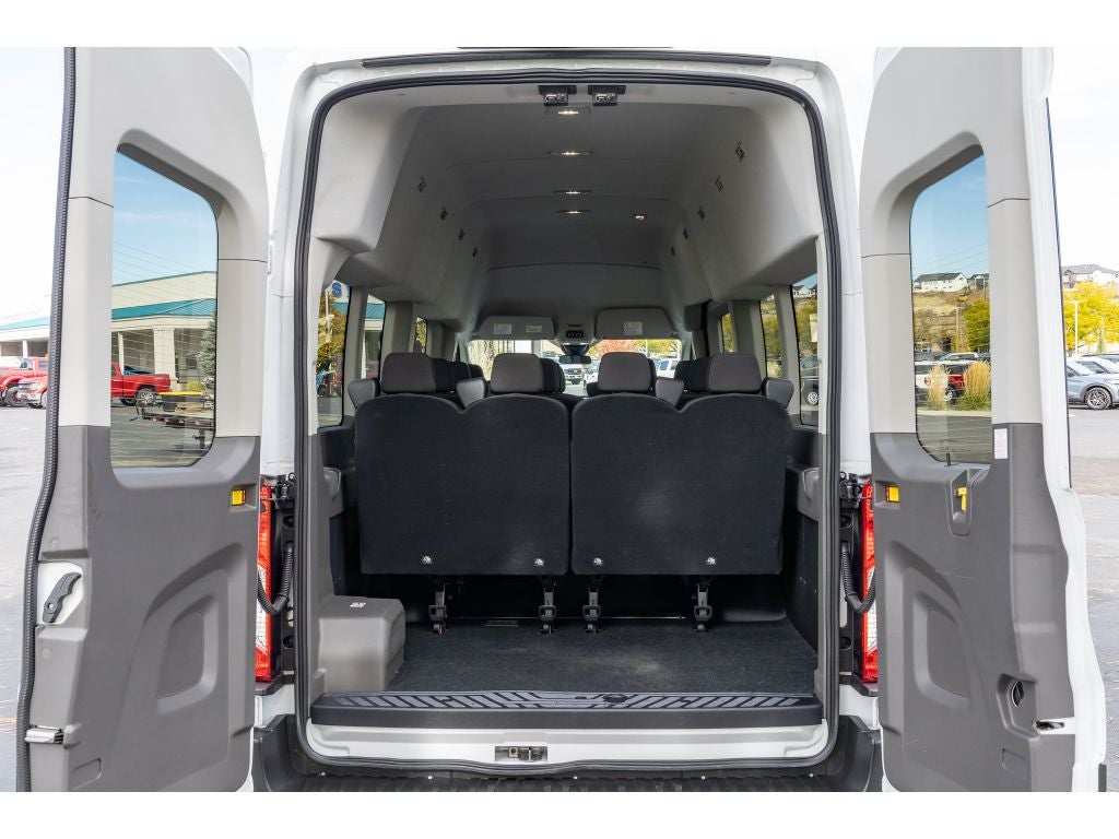 2024 Ford Transit Wagon XLT