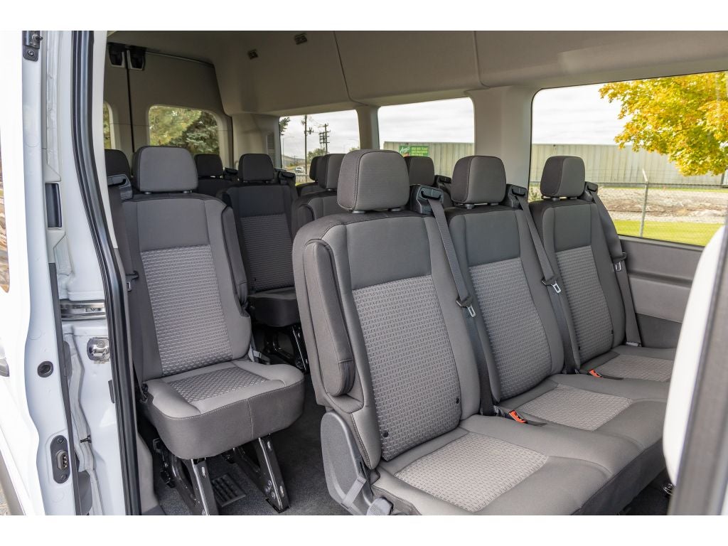 2024 Ford Transit Wagon XLT