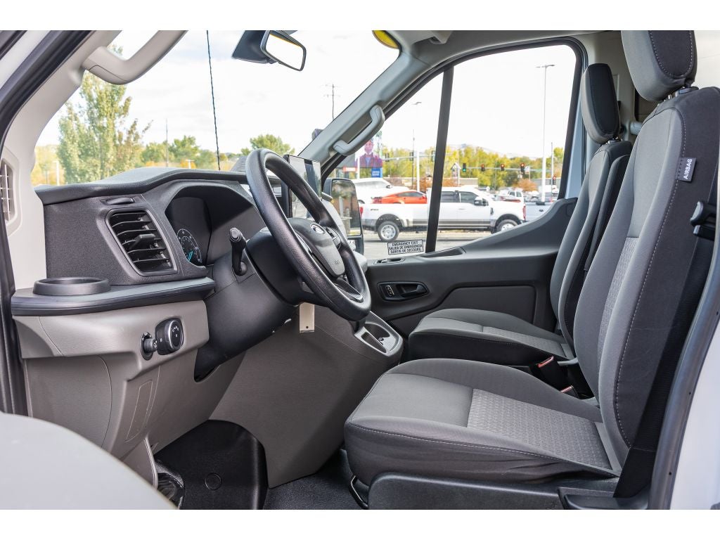 2024 Ford Transit Wagon XLT