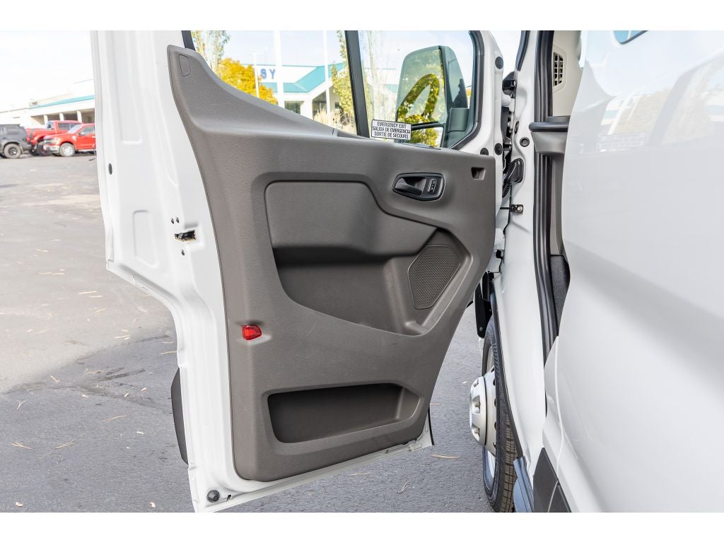 2024 Ford Transit Wagon XLT