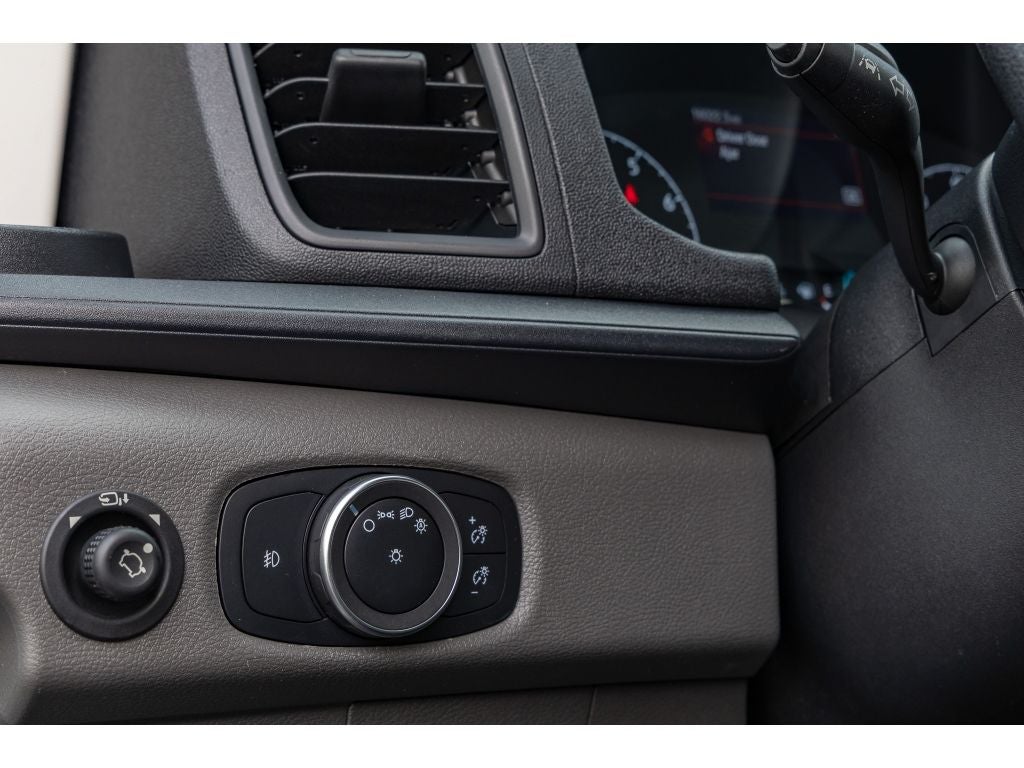 2024 Ford Transit Wagon XLT