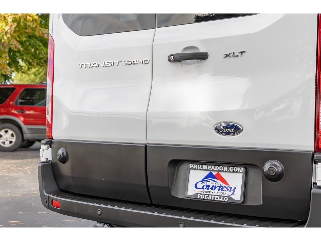 2024 Ford Transit Wagon XLT