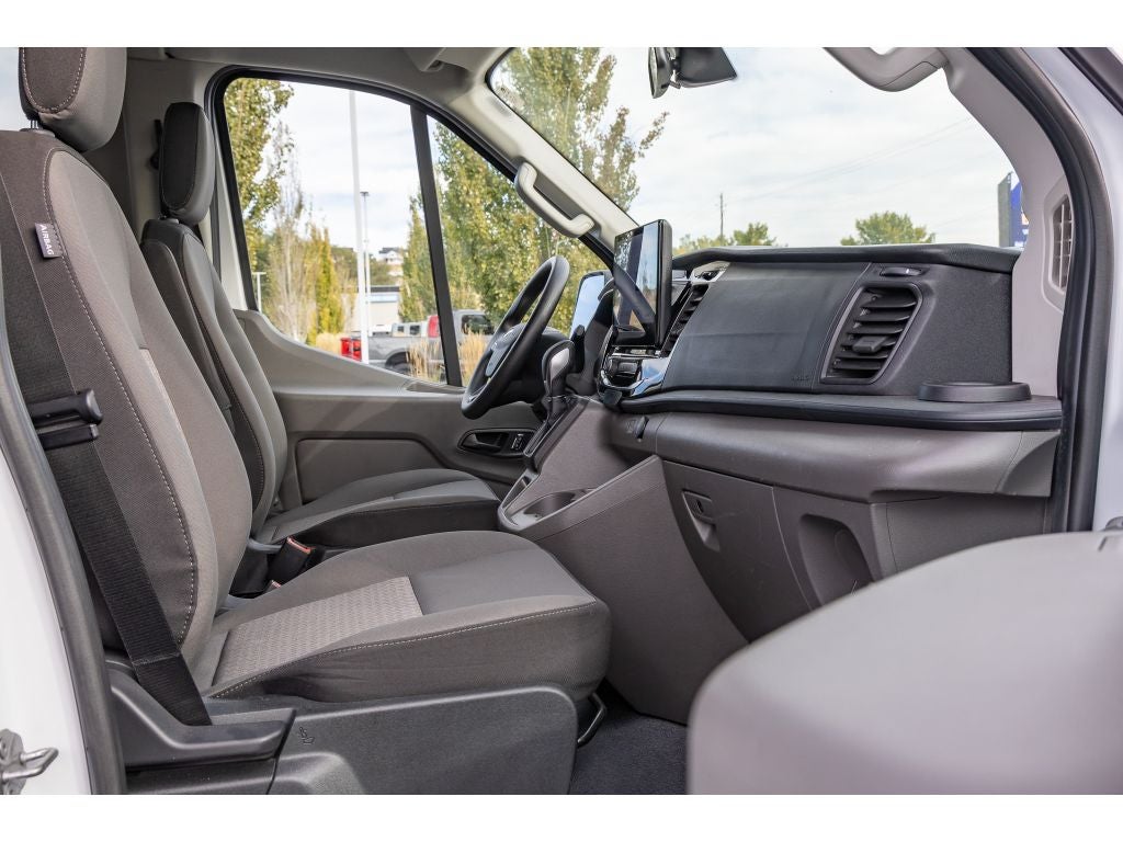 2024 Ford Transit Wagon XLT