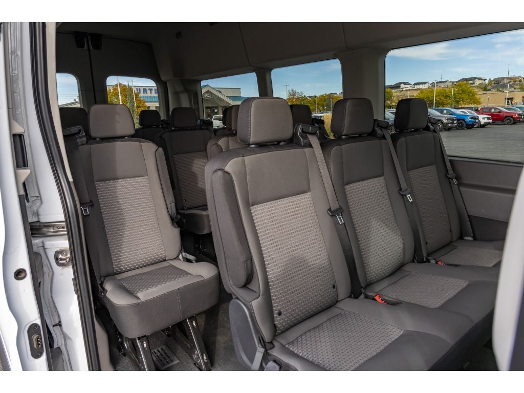 2024 Ford Transit Wagon XLT