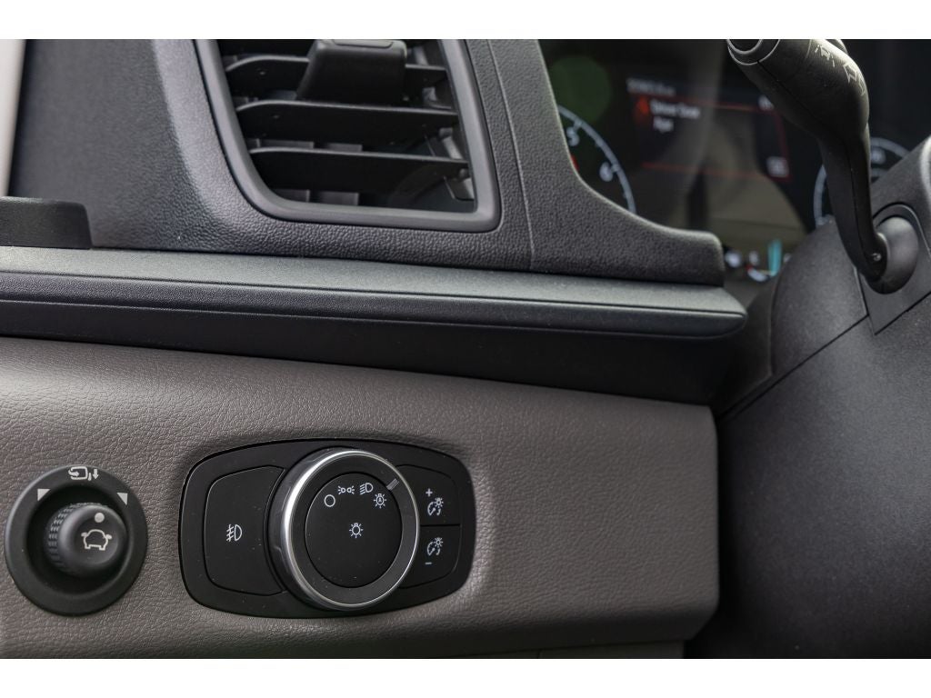 2024 Ford Transit Wagon XLT