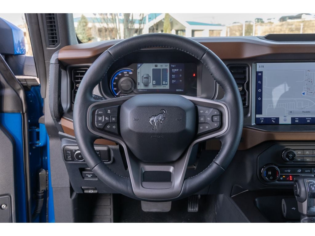 2024 Ford Bronco Outer Banks Luxury Package