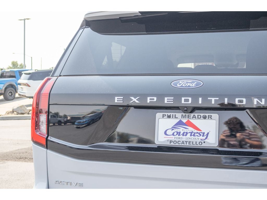 2025 Ford Expedition MAX Active