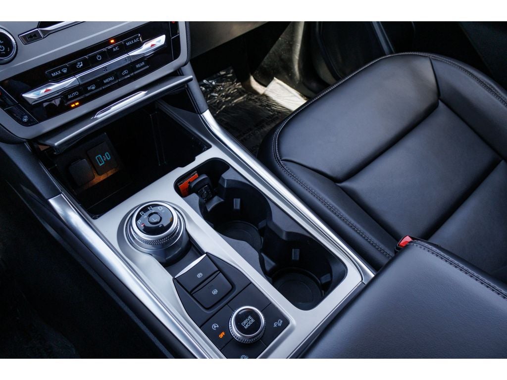 2024 Ford Explorer XLT 202A Package