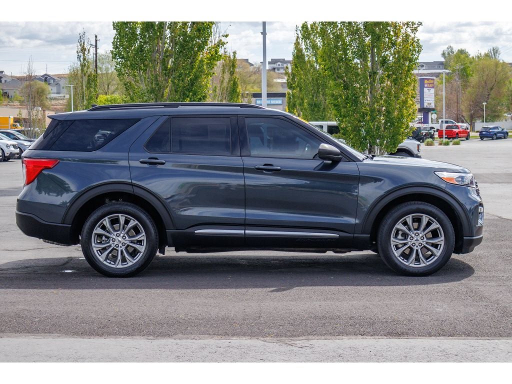 2022 Ford Explorer XLT 202A Package