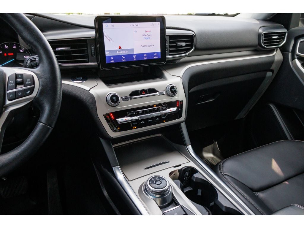 2022 Ford Explorer XLT 202A Package
