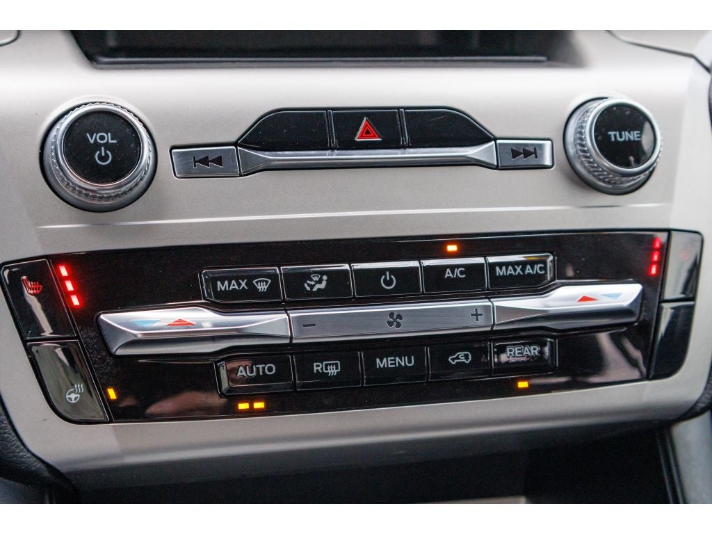 2022 Ford Explorer XLT 202A Package