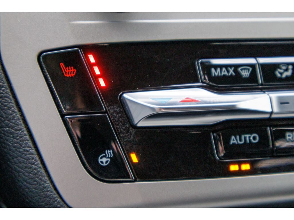 2022 Ford Explorer XLT 202A Package