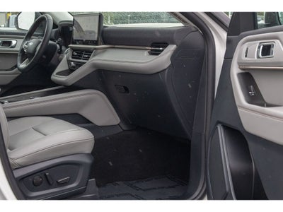 2025 Ford Explorer Active Comfort Package