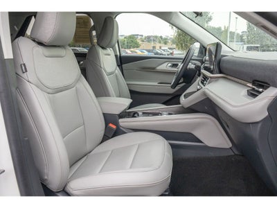2025 Ford Explorer Active Comfort Package
