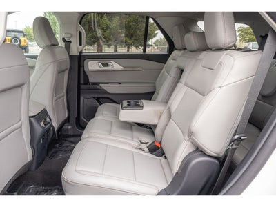 2025 Ford Explorer Active Comfort Package