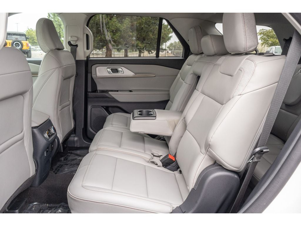 2025 Ford Explorer Active Comfort Package