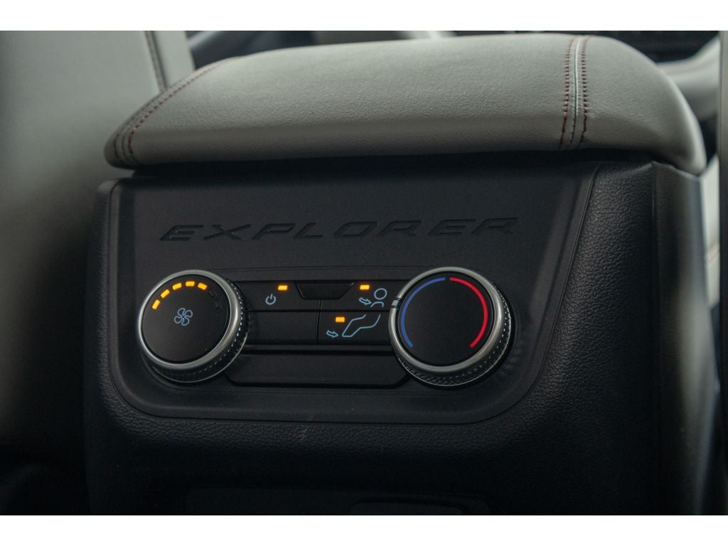 2025 Ford Explorer Active Comfort Package