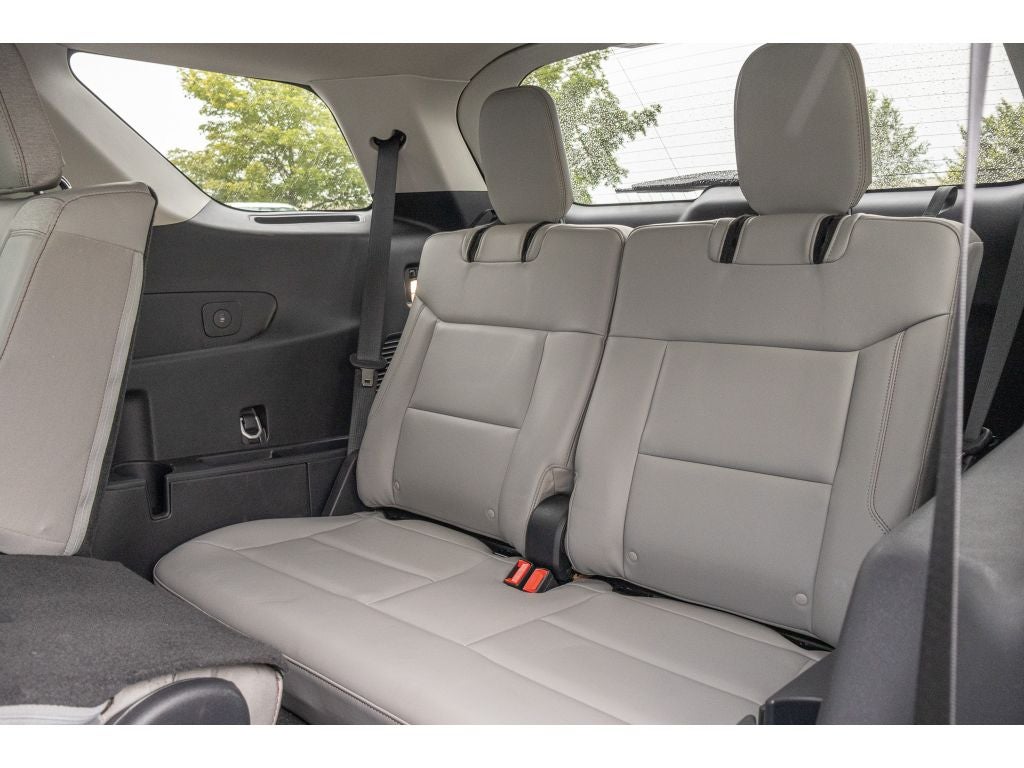 2025 Ford Explorer Active Comfort Package