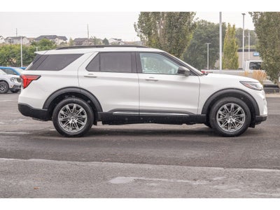 2025 Ford Explorer Active Comfort Package