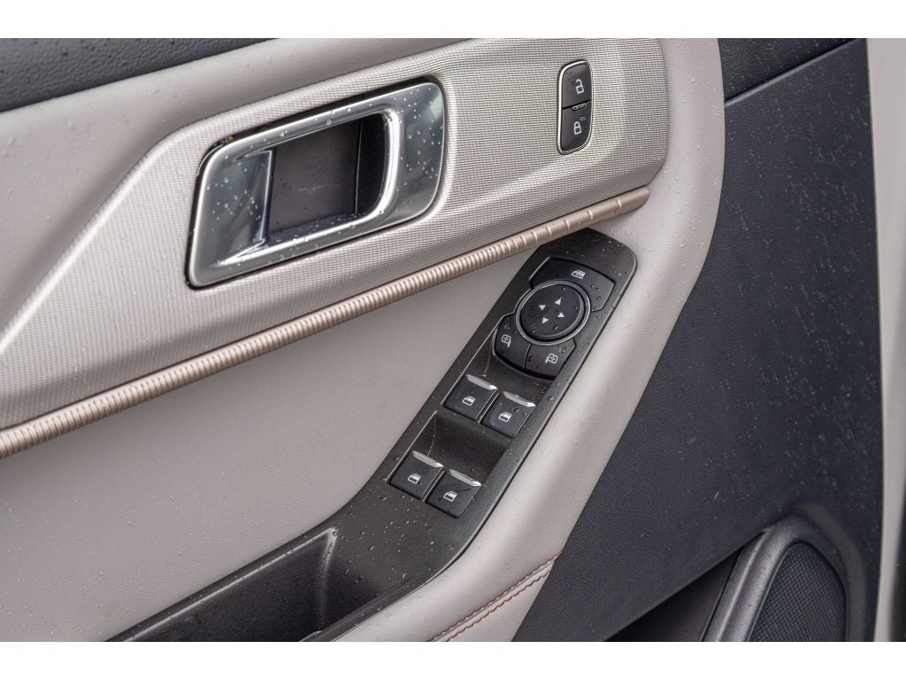 2025 Ford Explorer Active Comfort Package