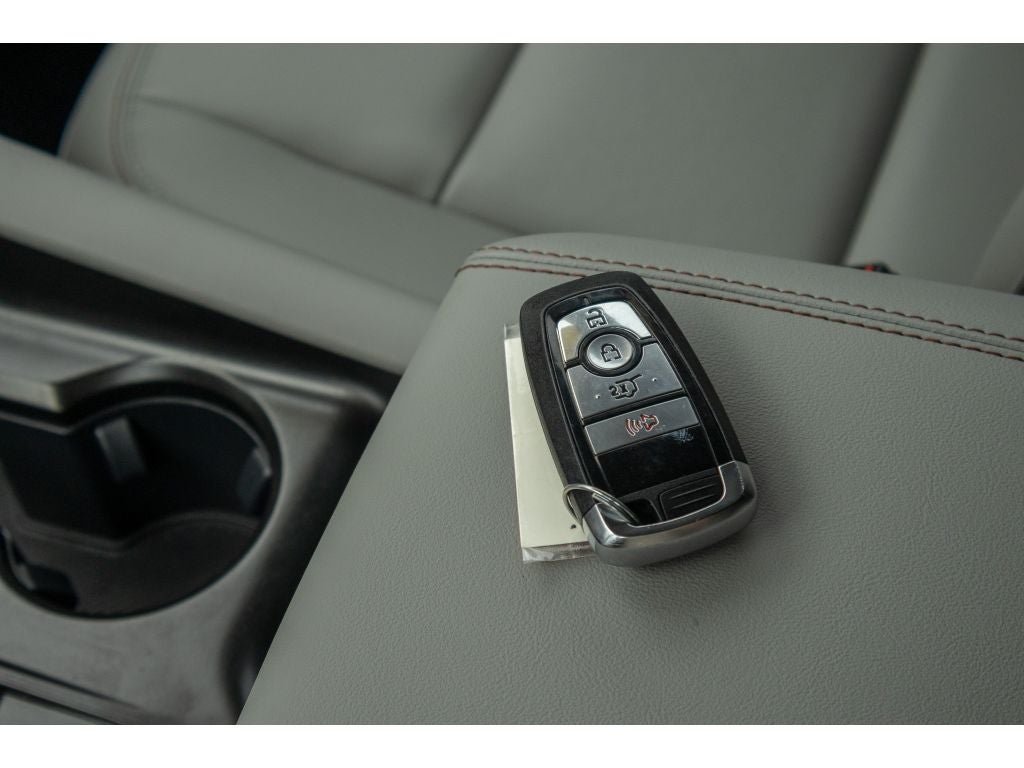 2025 Ford Explorer Active Comfort Package