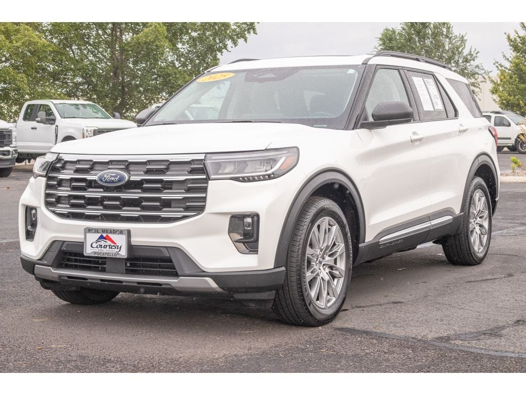 2025 Ford Explorer Active Comfort Package