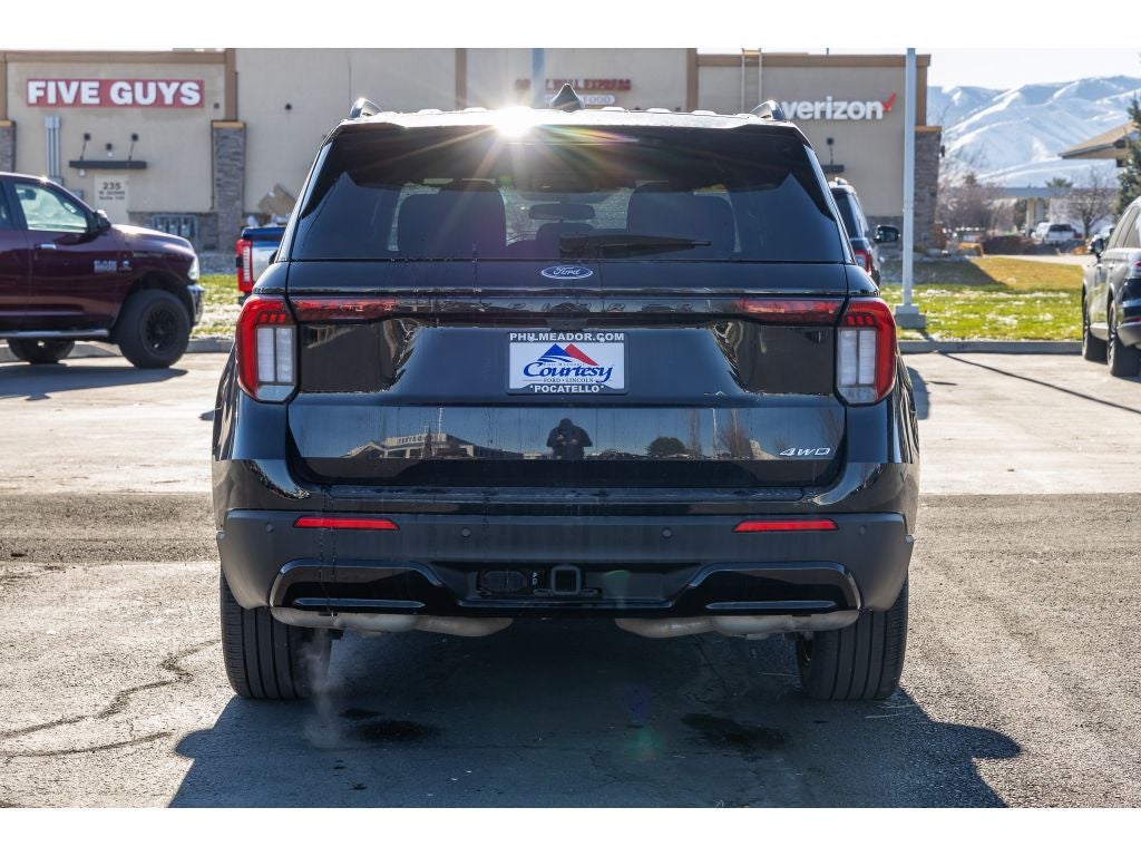 2025 Ford Explorer ST-Line