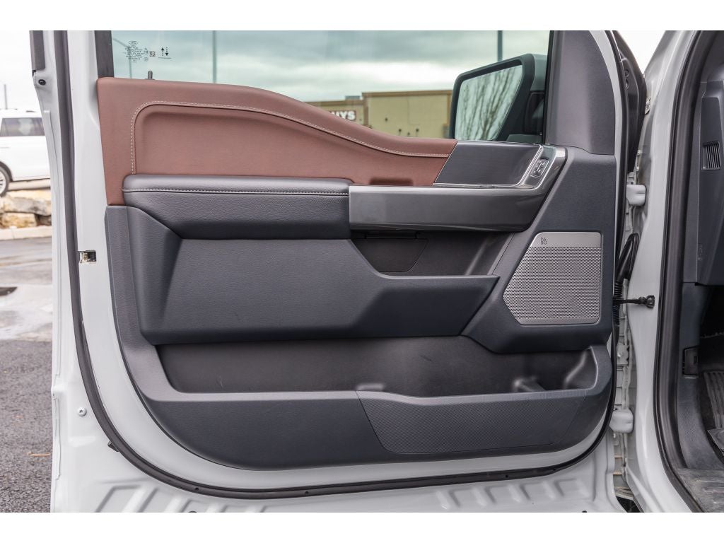 2023 Ford F-150 Lariat 5.0 liter V-8