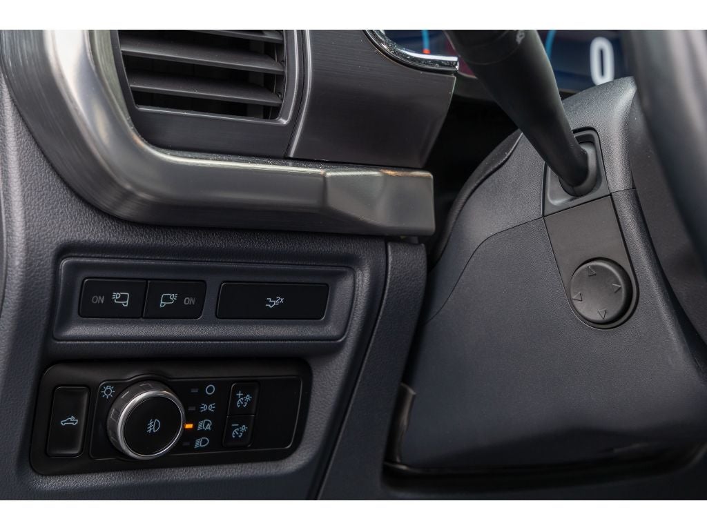 2023 Ford F-150 Lariat 5.0 liter V-8