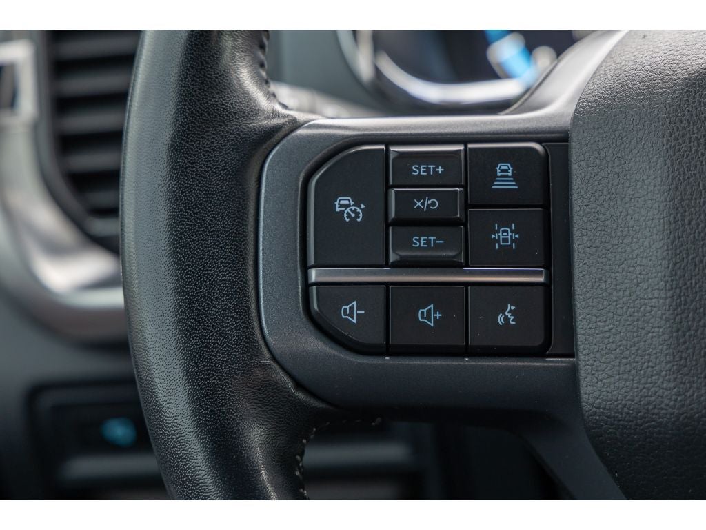 2023 Ford F-150 Lariat 5.0 liter V-8