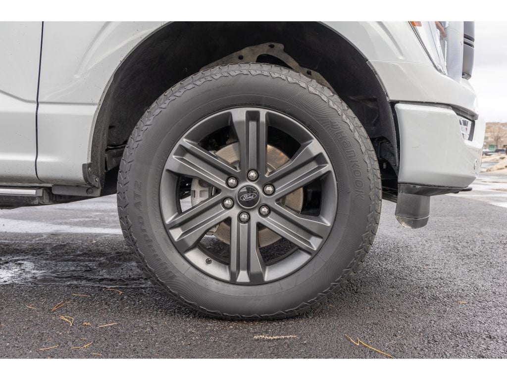 2023 Ford F-150 Lariat 5.0 liter V-8