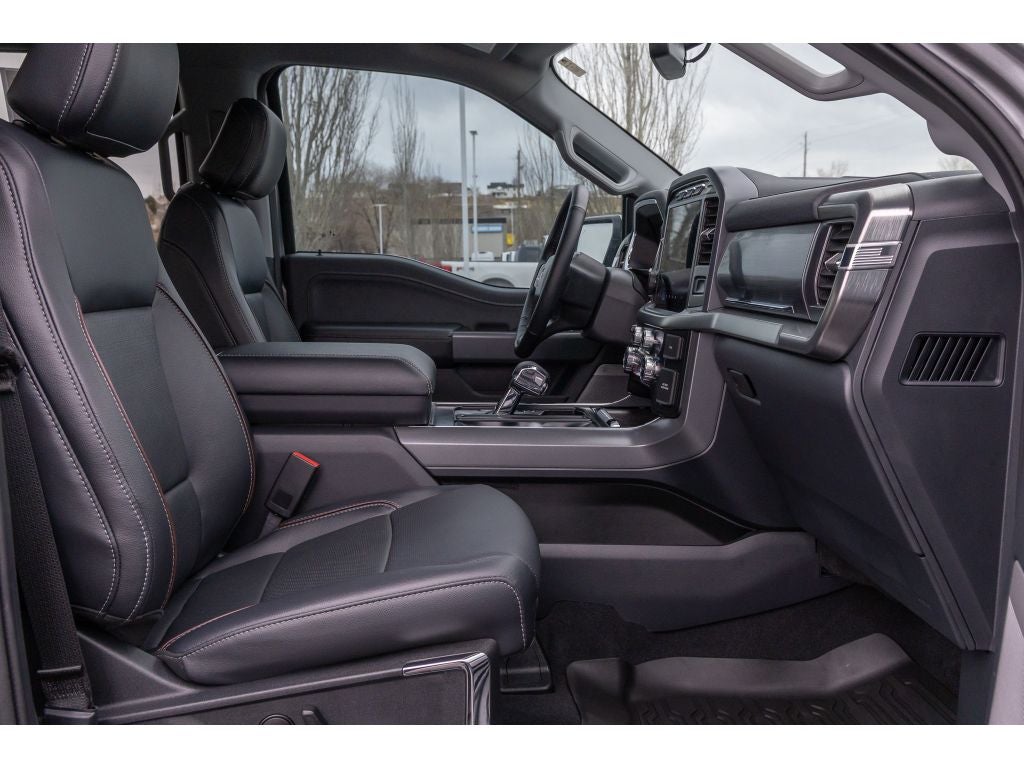 2023 Ford F-150 Lariat 5.0 liter V-8